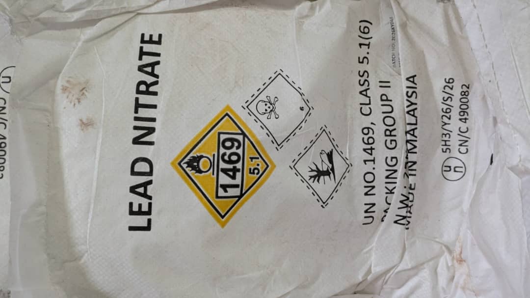 Lead nitrate powder